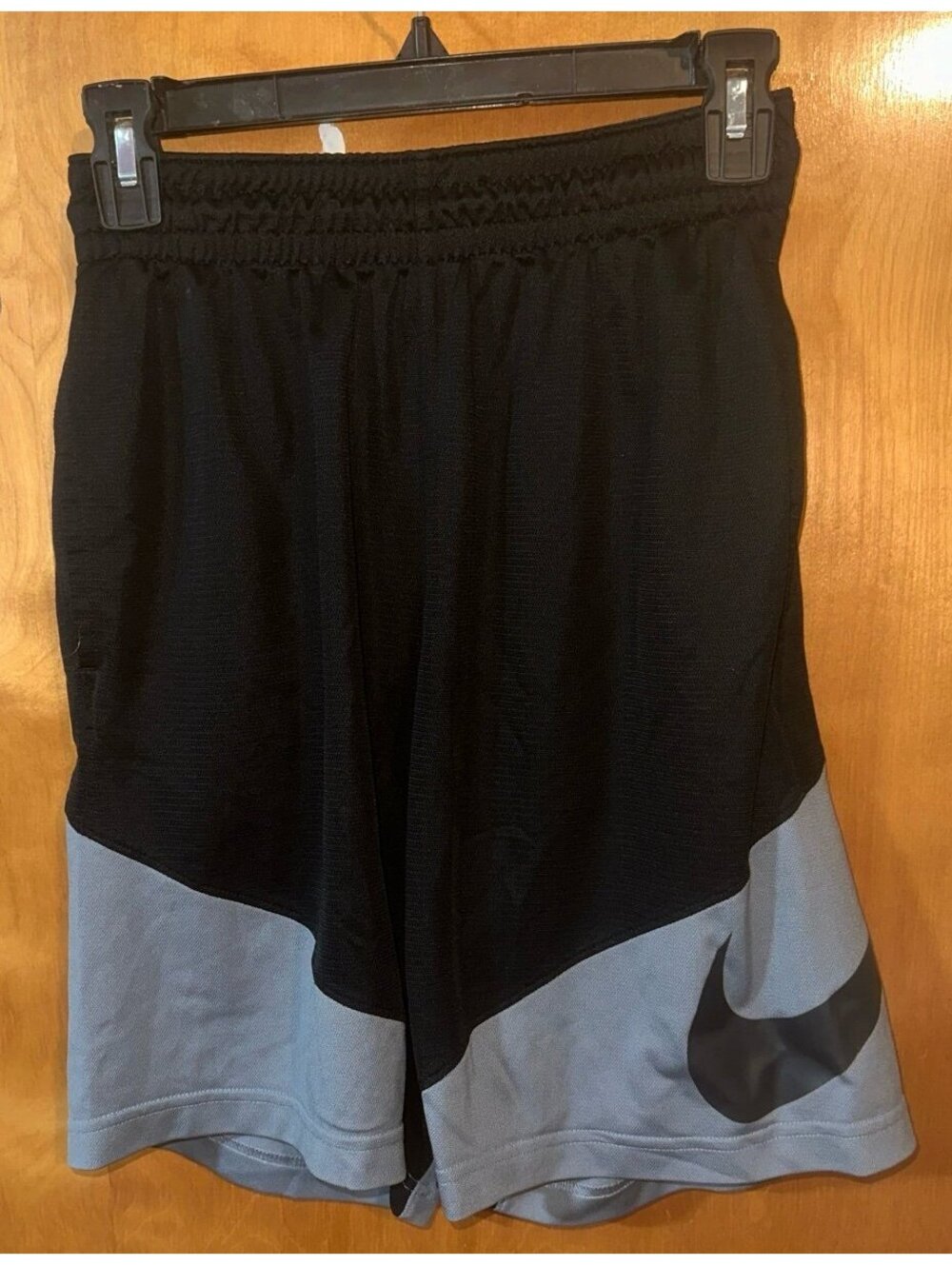 Nike basketball shorts size small